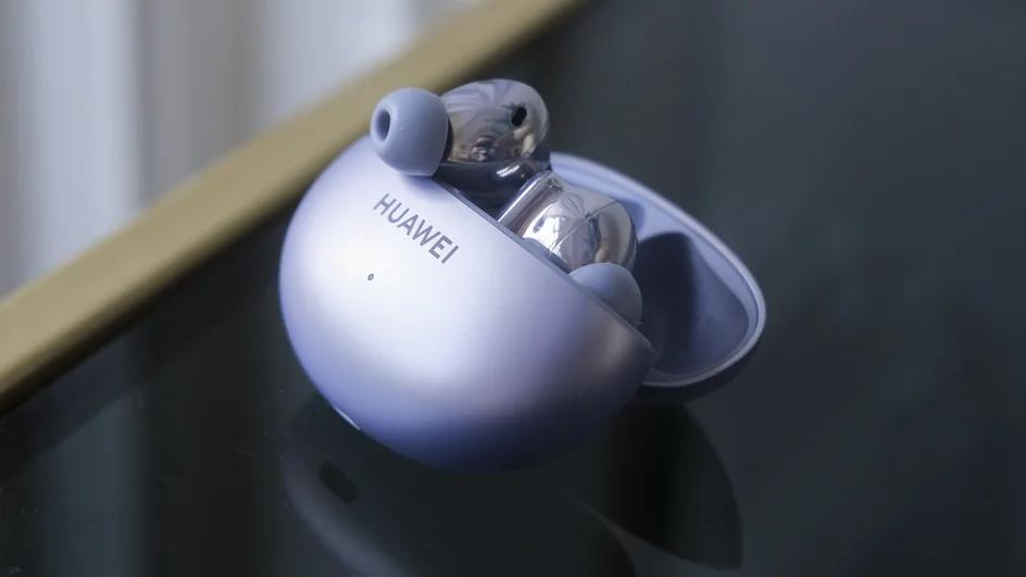 Revisión de los auriculares Huawei FreeBuds 6i: características emblemáticas a bajo precio