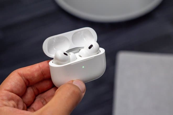 Появились подробности о разработке AirPods Pro с камерами и встроенным ИИ